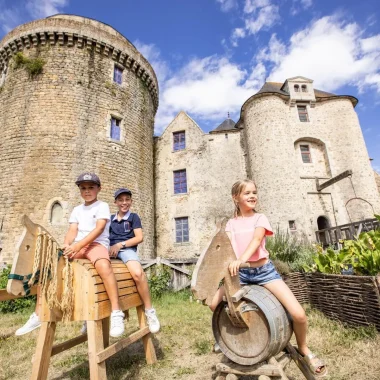 Découvrez le Château de Saint Mesmin lors de vos vacances en famille en Vendée Bocage !